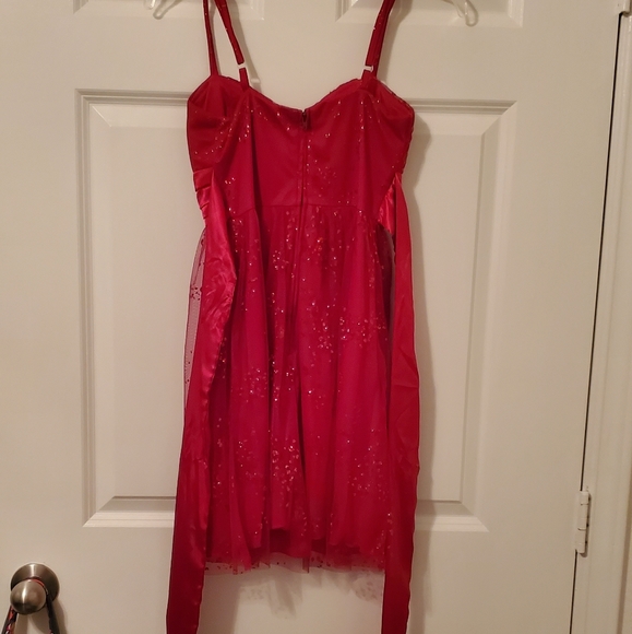 Junior's Formal Dress - Picture 2 of 3